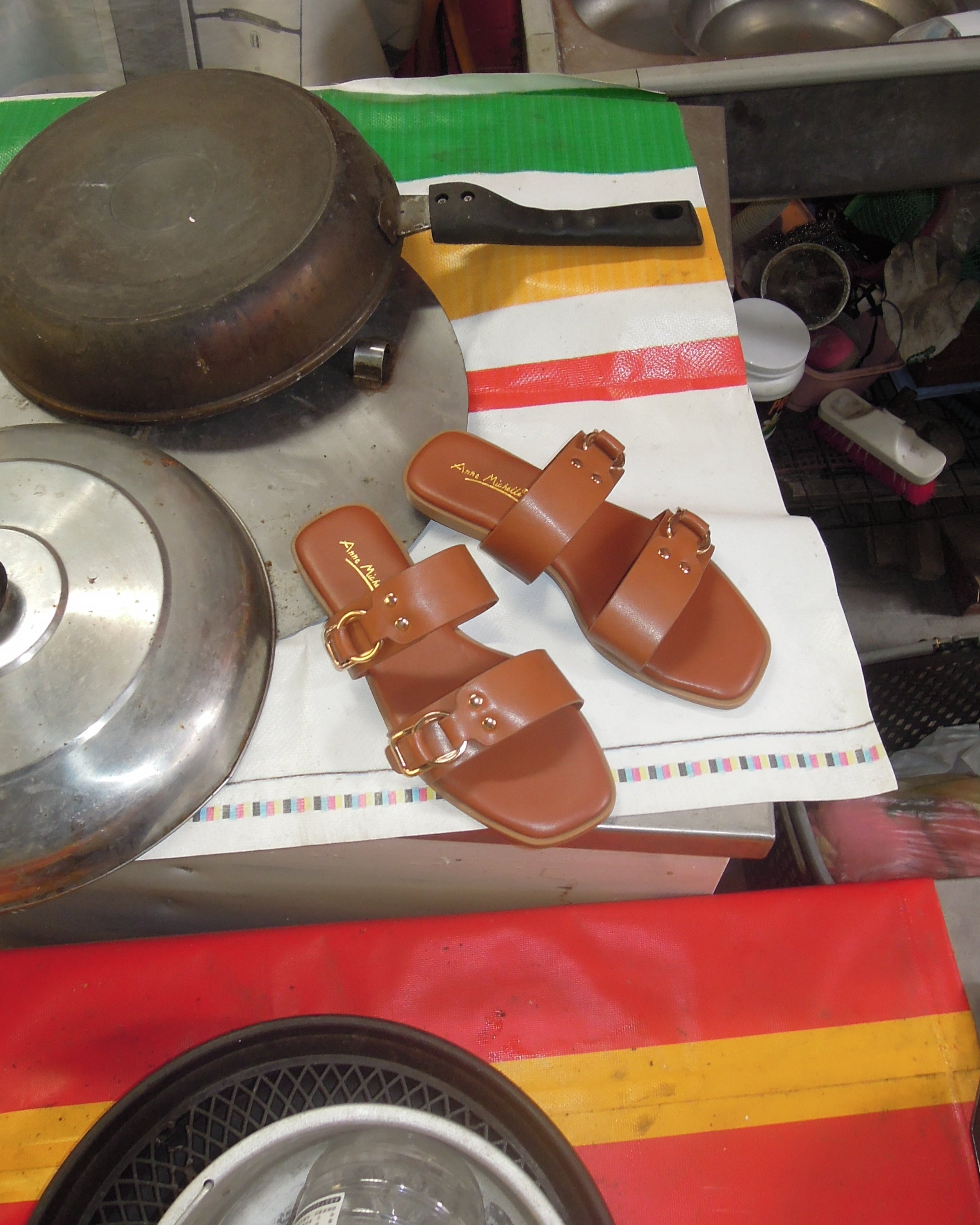 FLINT 雙扣帶平底拖鞋