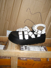 WYNN16 扣帶厚底涼鞋