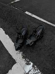 LIVIA 雙扣帶尖頭平底鞋