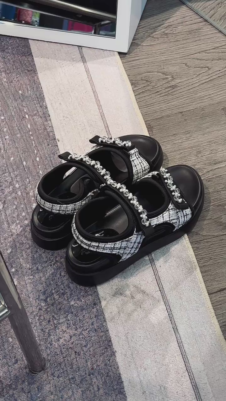 HOTTIE 格紋雙扣帶涼鞋